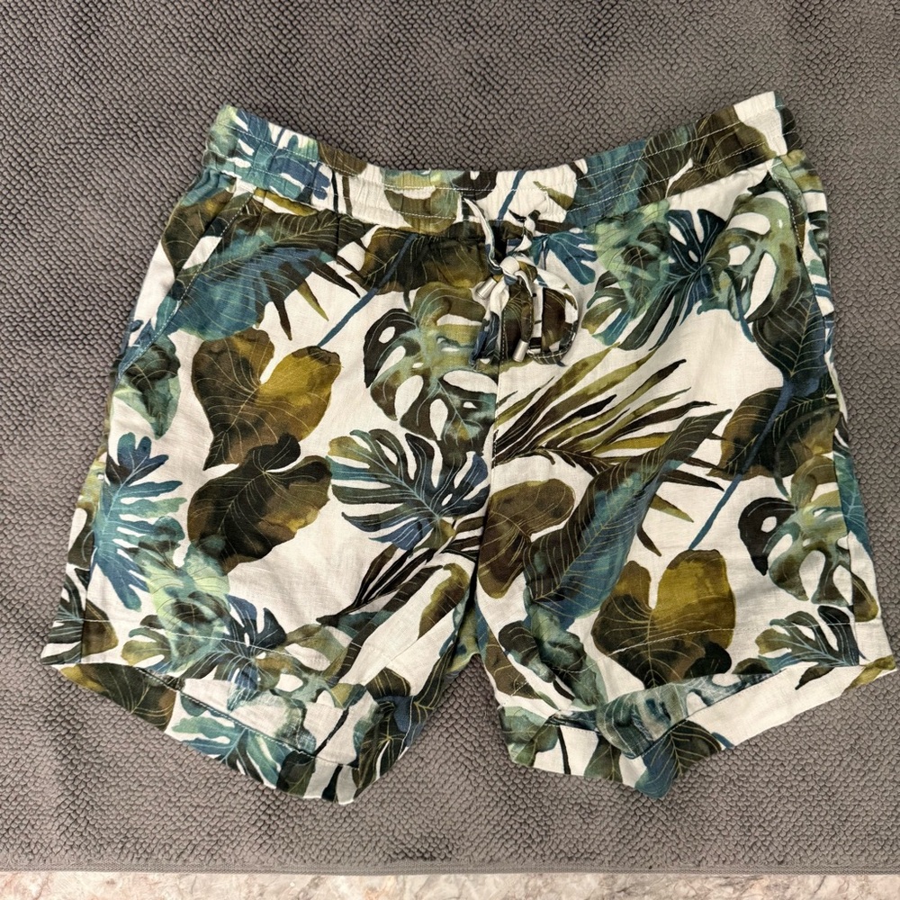 Tommy Bahama Tropical Print Elastic Waist Shorts